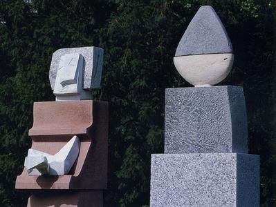Frau mit Weihgabe und W&auml;chter von Helen Balmer-Gerber, 1993