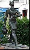 Wassertr&auml;gerin von Louis Leo Weber, 1952